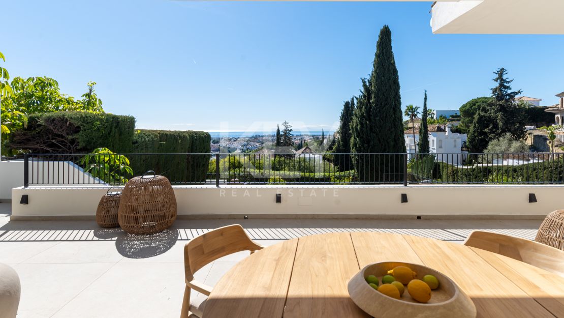 Amazing Semi-Detached House for sale in El Paraiso, Marbella