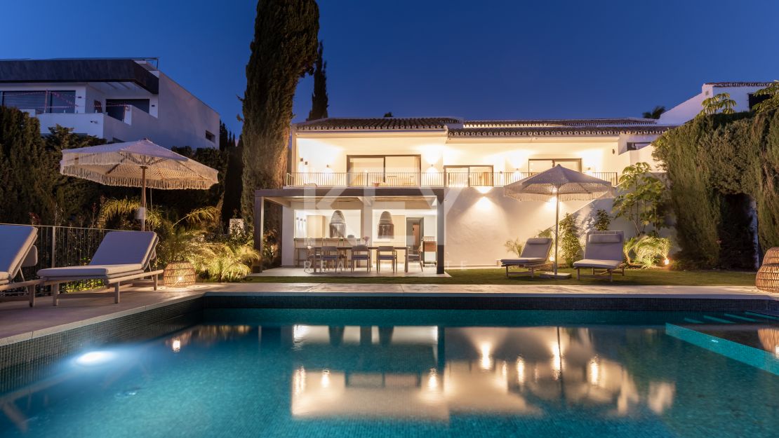 Amazing Semi-Detached House for sale in El Paraiso, Marbella