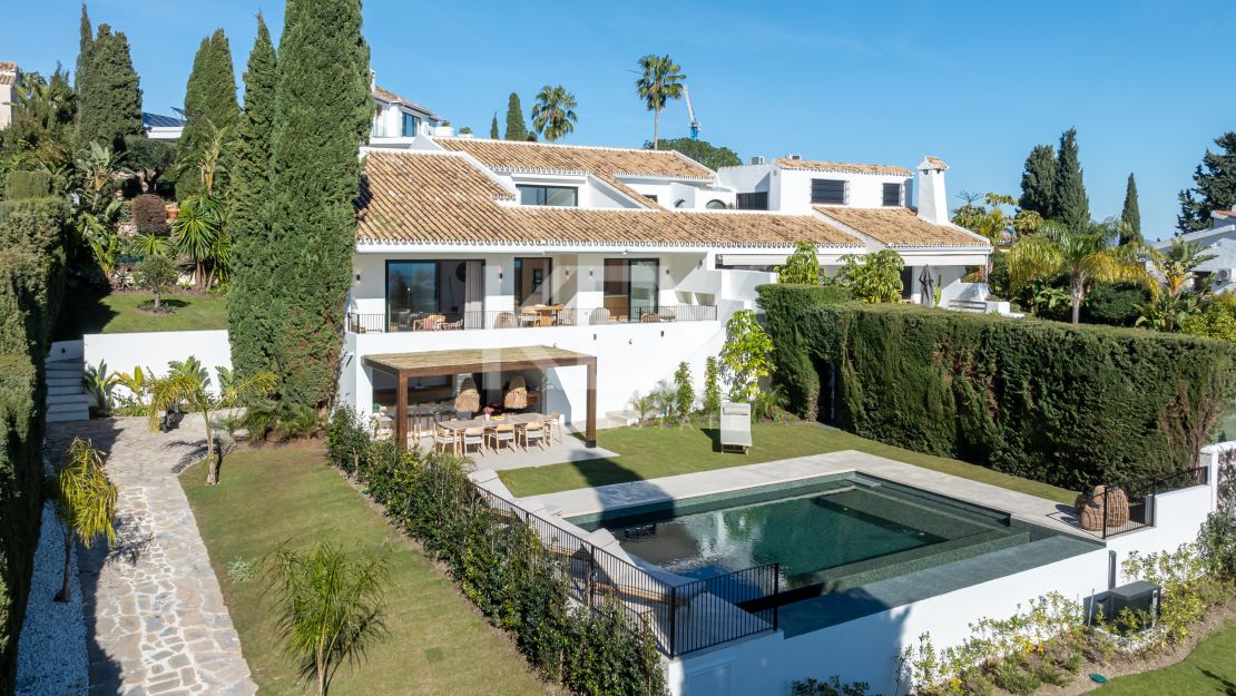 Amazing Semi-Detached House for sale in El Paraiso, Marbella