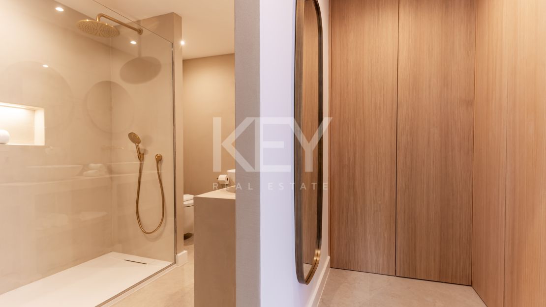 Amazing Semi-Detached House for sale in El Paraiso, Marbella