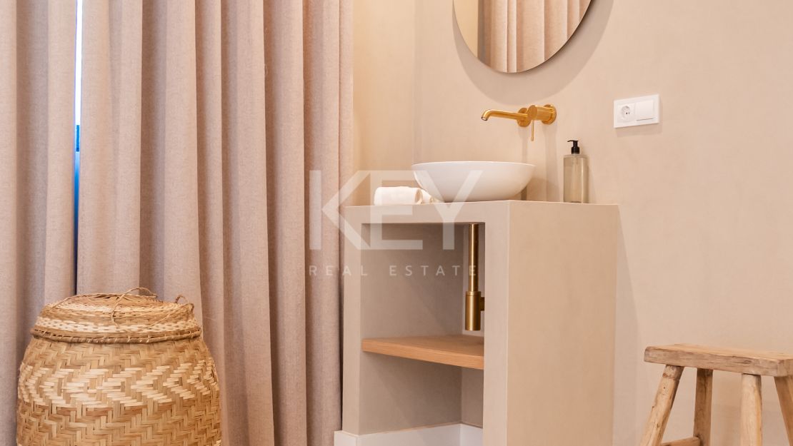 Amazing Semi-Detached House for sale in El Paraiso, Marbella