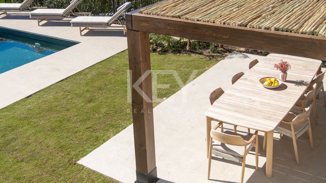 Amazing Semi-Detached House for sale in El Paraiso, Marbella