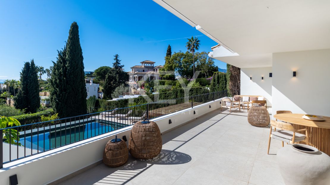 Amazing Semi-Detached House for sale in El Paraiso, Marbella