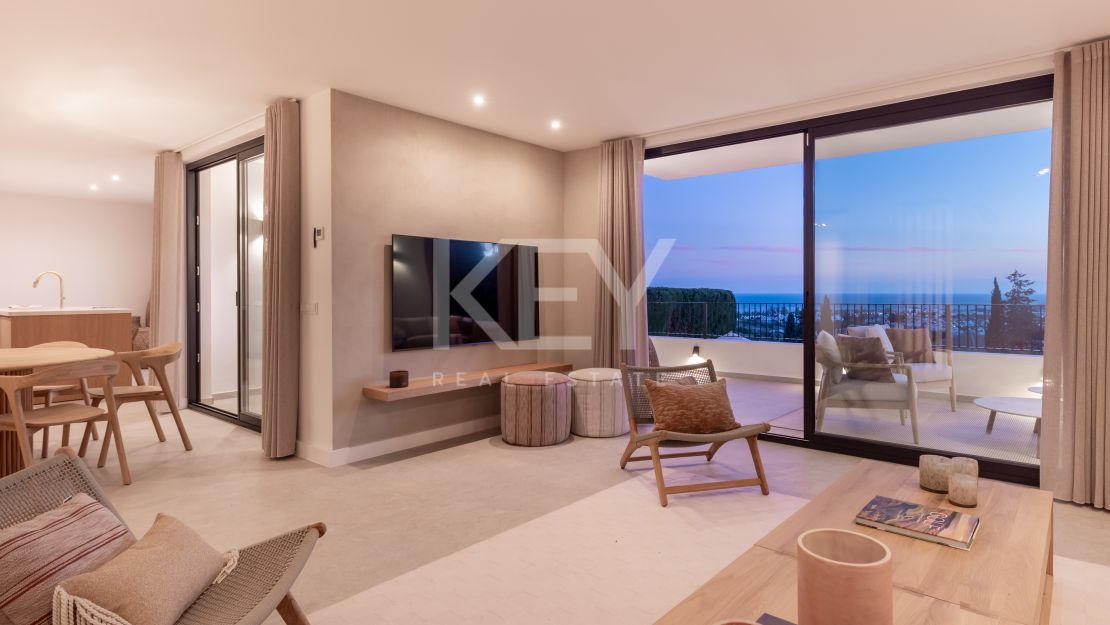 Amazing Semi-Detached House for sale in El Paraiso, Marbella