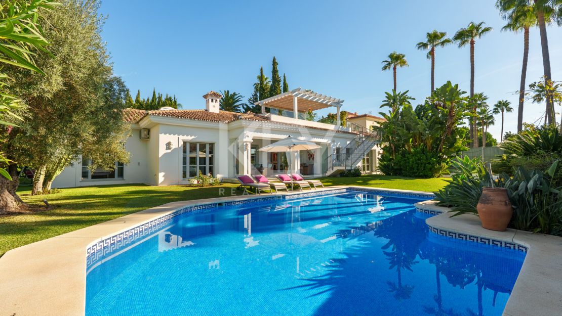 Villa de estilo mediterráneo en Sierra Blanca, Marbella