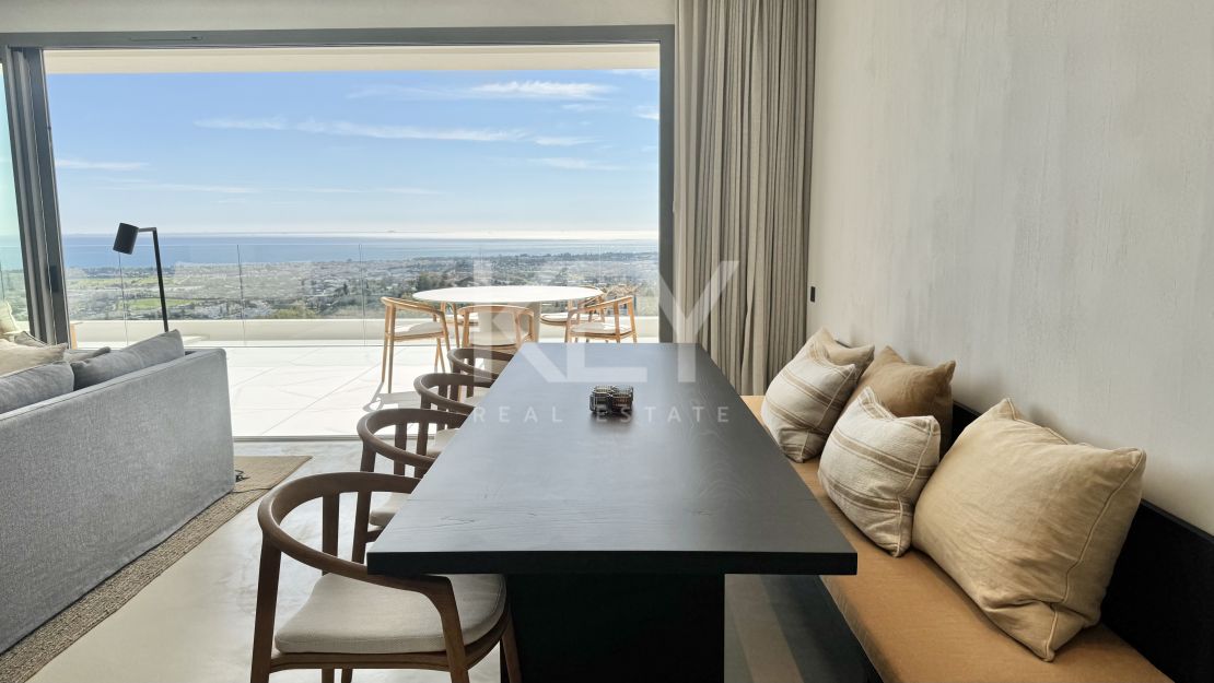 Modern Apartment with Sea and Golf Views in Benahavís, Marbella