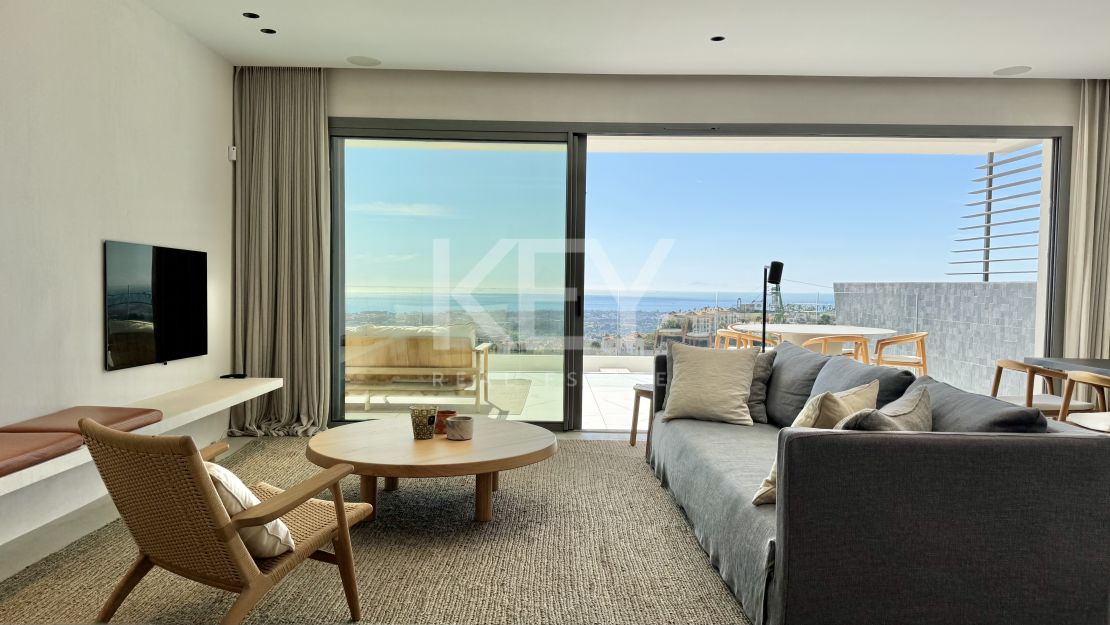Modern Apartment with Sea and Golf Views in Benahavís, Marbella