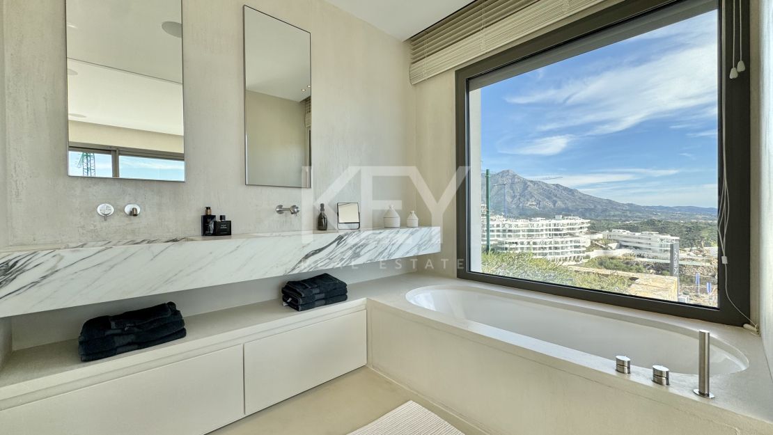 Modern Apartment with Sea and Golf Views in Benahavís, Marbella