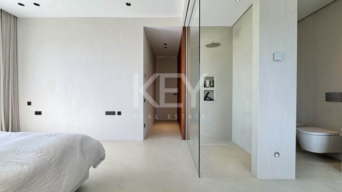 Modern Apartment with Sea and Golf Views in Benahavís, Marbella