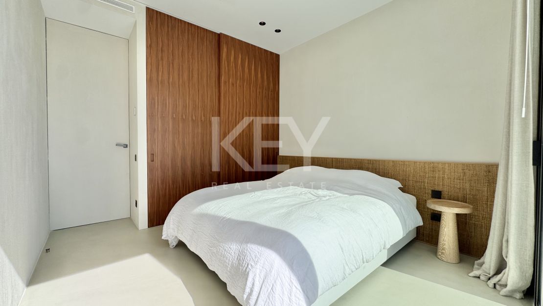 Modern Apartment with Sea and Golf Views in Benahavís, Marbella