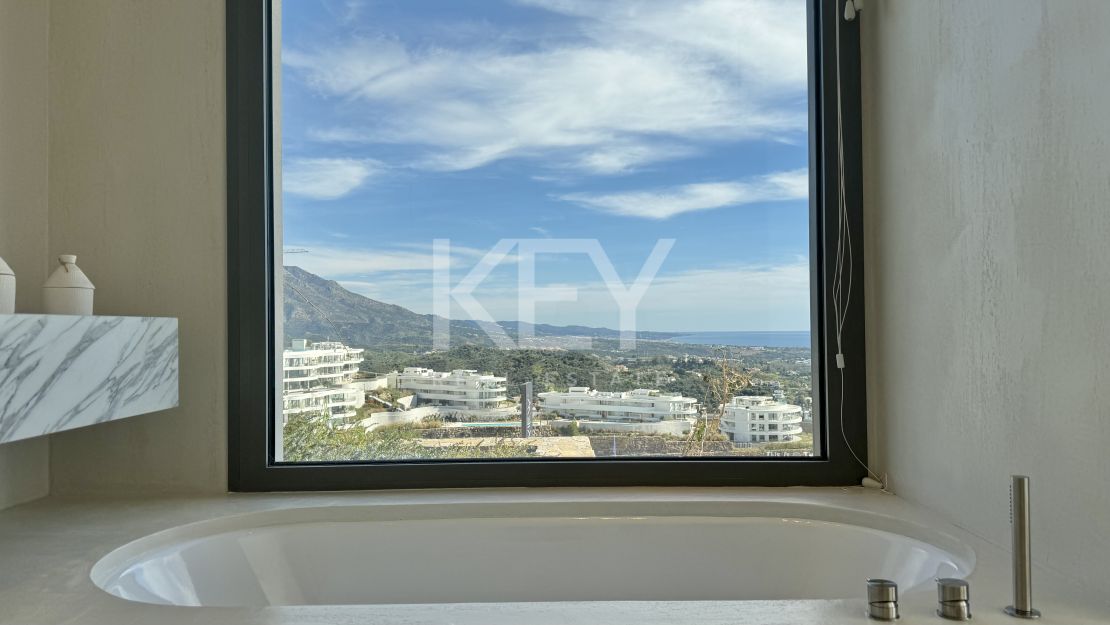 Modern Apartment with Sea and Golf Views in Benahavís, Marbella