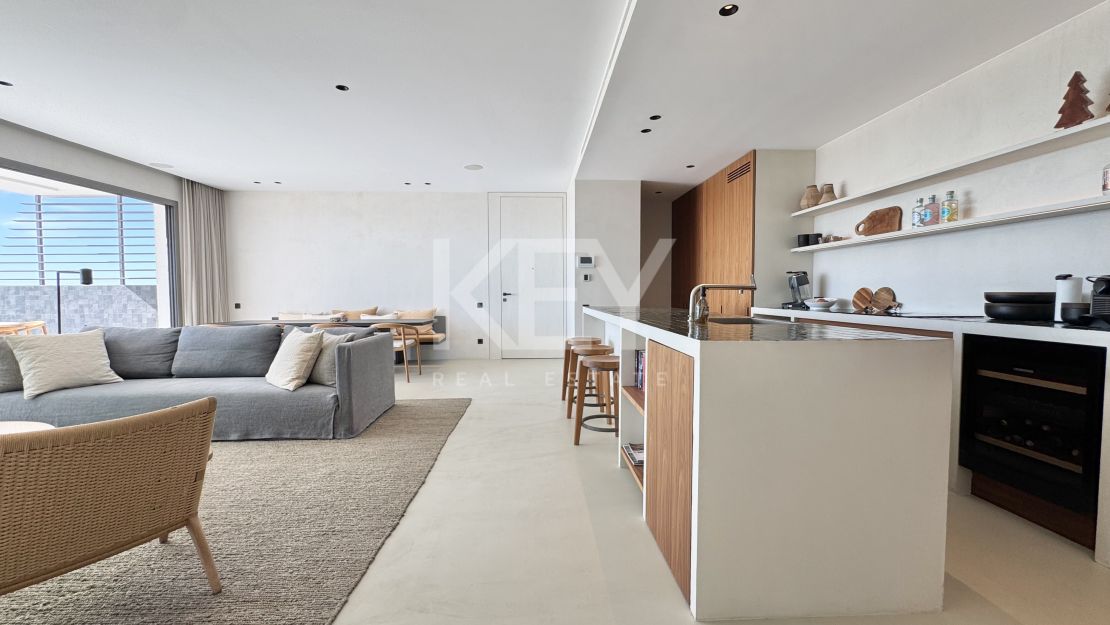 Modern Apartment with Sea and Golf Views in Benahavís, Marbella