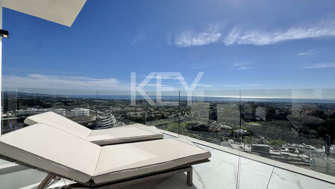 Modern Apartment with Sea and Golf Views in Benahavís, Marbella
