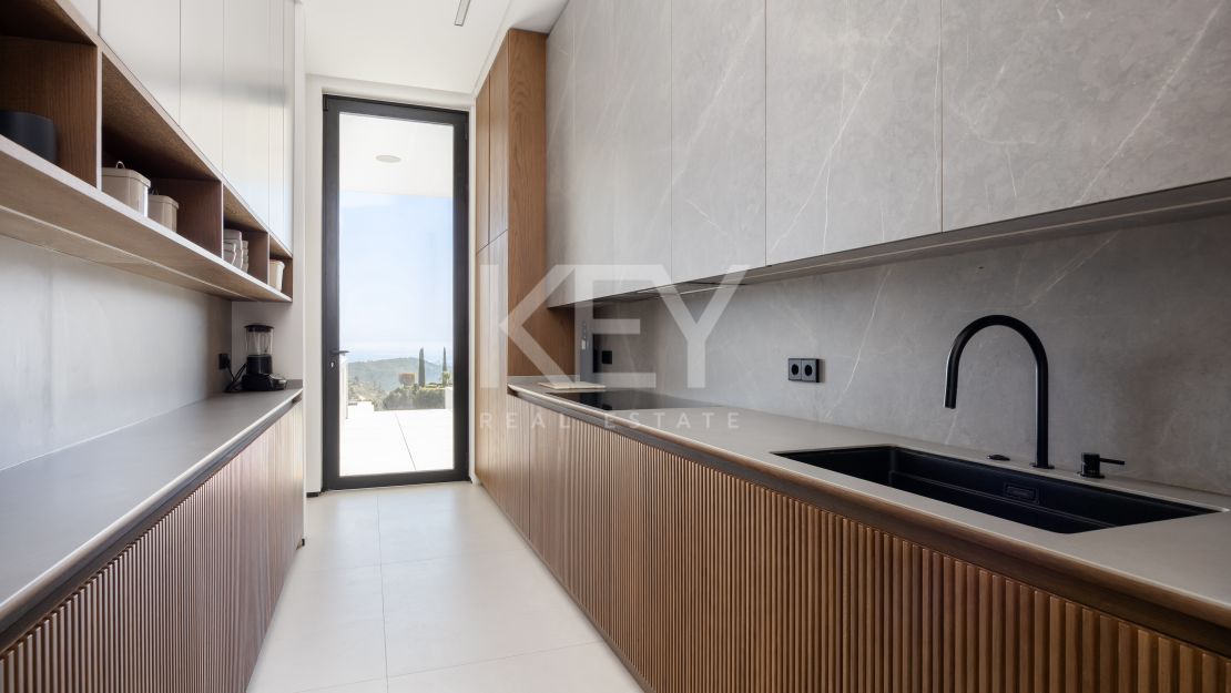 Exceptional Modern Villa in Prestigious El Madroñal, Marbella