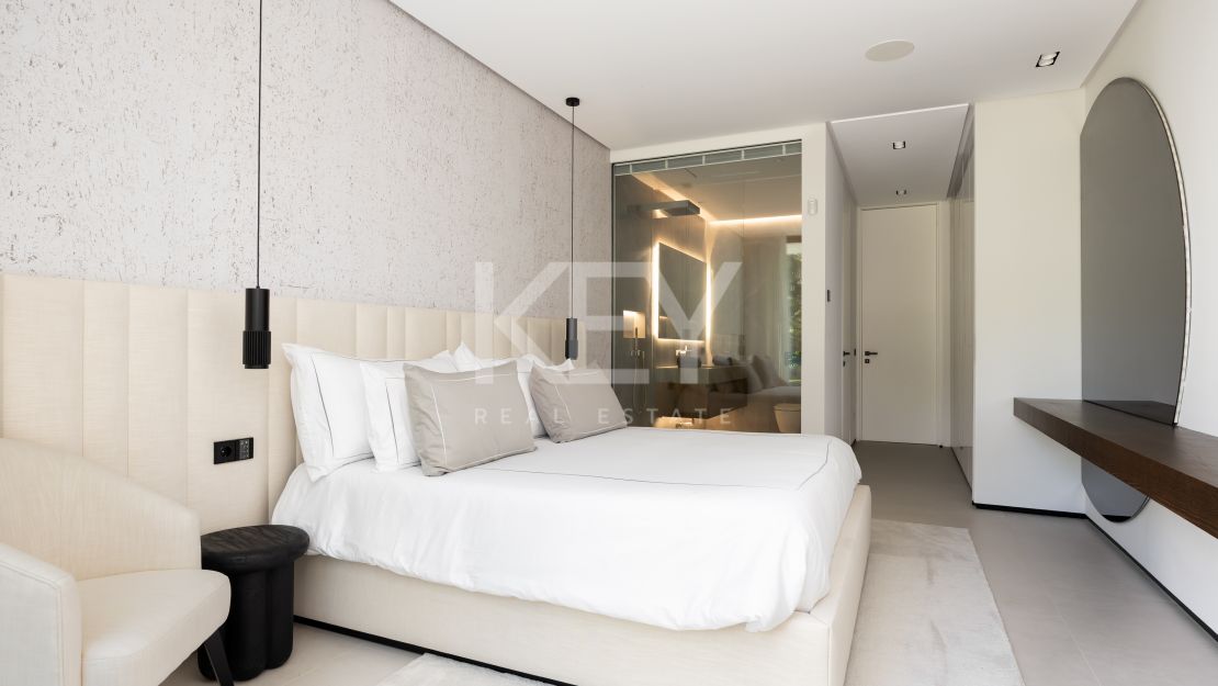 Exceptional Modern Villa in Prestigious El Madroñal, Marbella