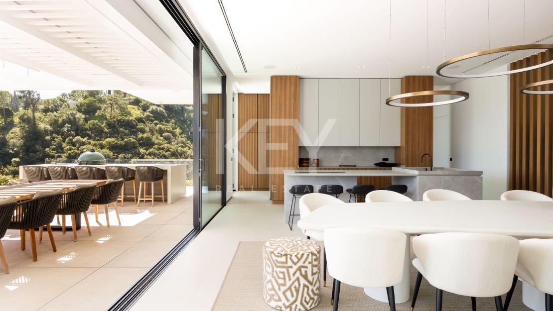 Exceptional Modern Villa in Prestigious El Madroñal, Marbella