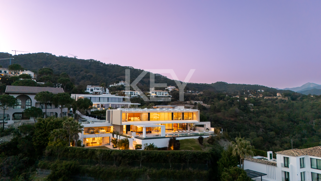 Exceptional Modern Villa in Prestigious El Madroñal, Marbella