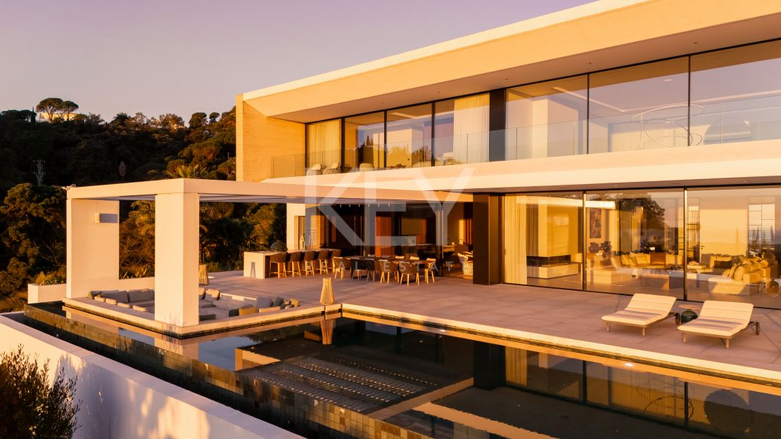 Exceptional Modern Villa in Prestigious El Madroñal, Marbella