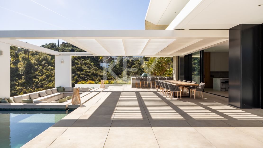 Exceptional Modern Villa in Prestigious El Madroñal, Marbella