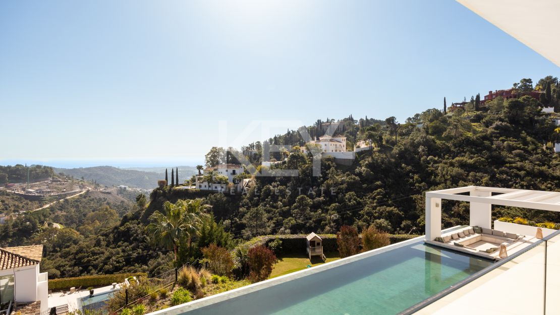 Exceptional Modern Villa in Prestigious El Madroñal, Marbella