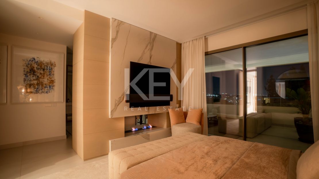 Contemporary villa with Panoramic Views in Nueva Andalucia