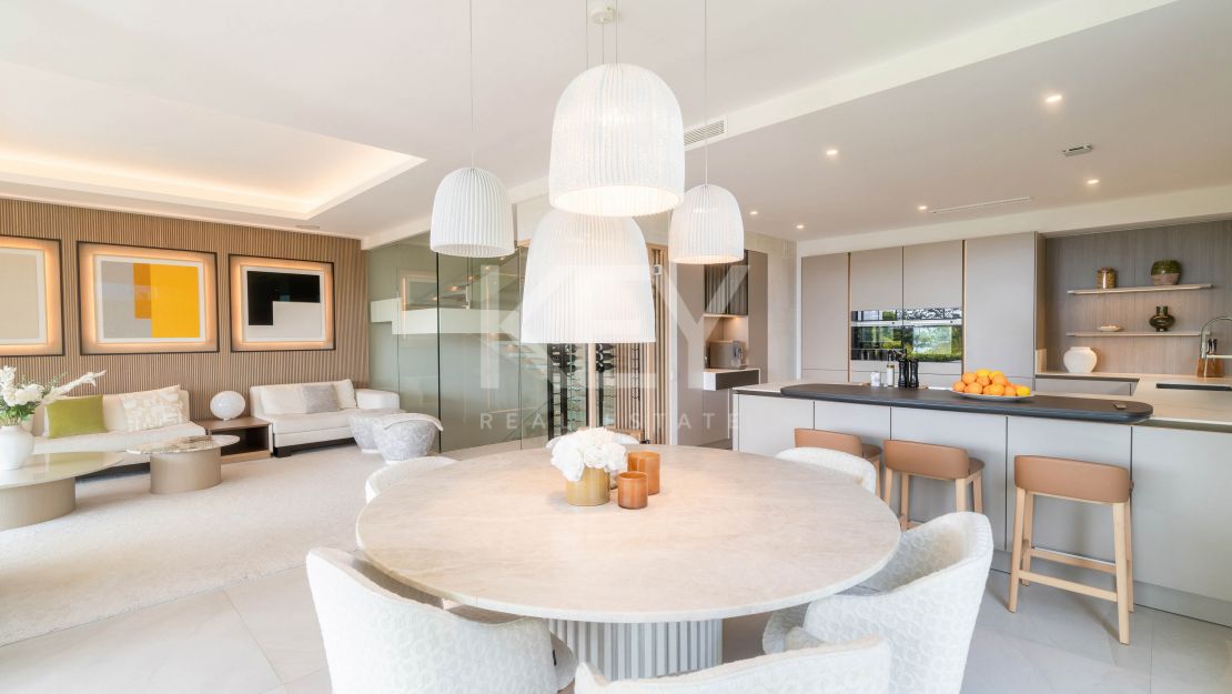 Contemporary villa with Panoramic Views in Nueva Andalucia