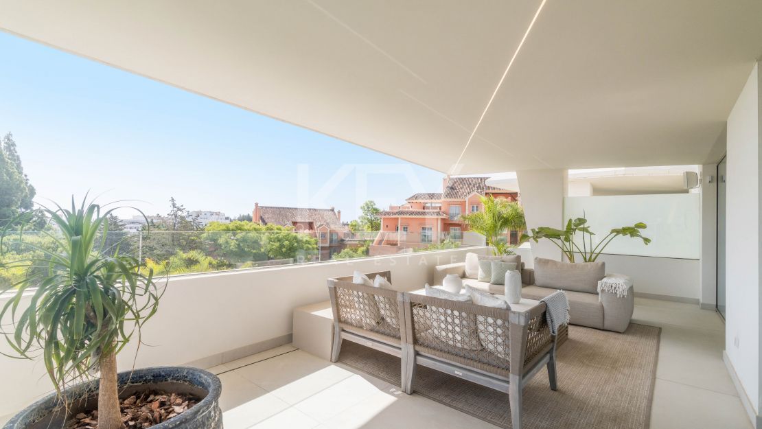 Contemporary villa with Panoramic Views in Nueva Andalucia