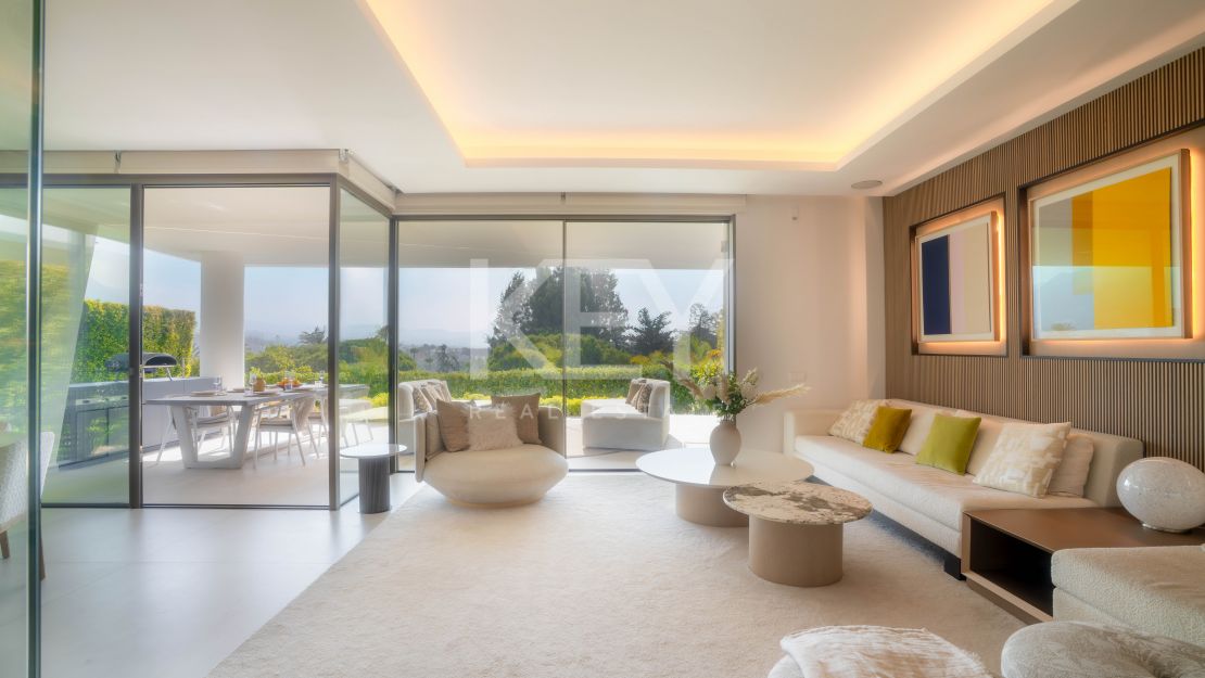 Contemporary villa with Panoramic Views in Nueva Andalucia