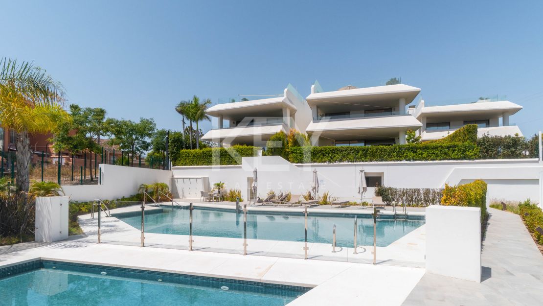 Contemporary villa with Panoramic Views in Nueva Andalucia