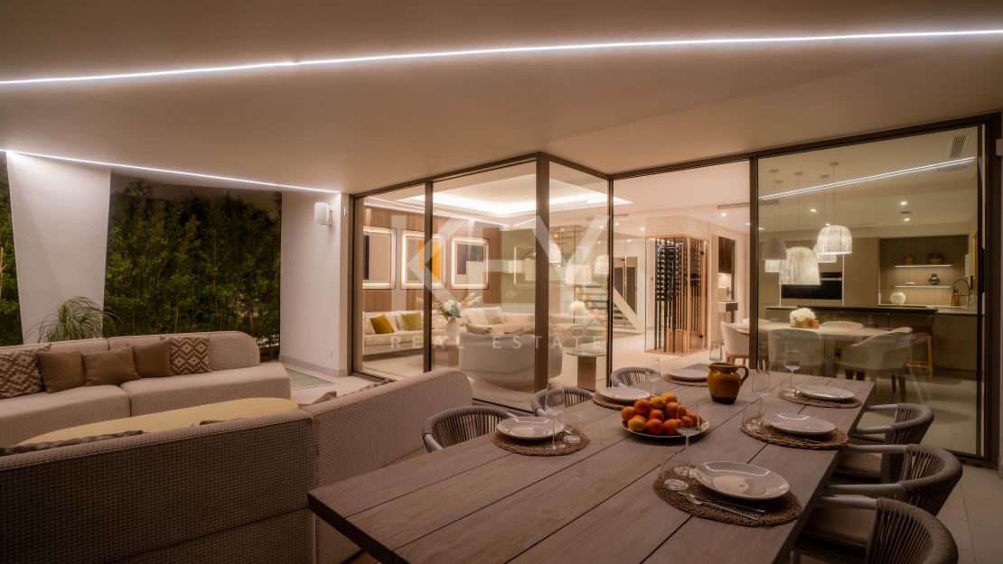 Contemporary villa with Panoramic Views in Nueva Andalucia