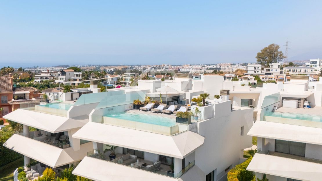 Contemporary villa with Panoramic Views in Nueva Andalucia