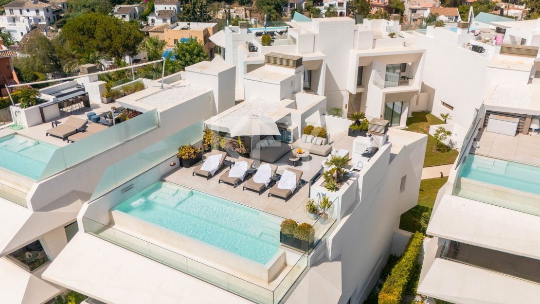 Contemporary villa with Panoramic Views in Nueva Andalucia