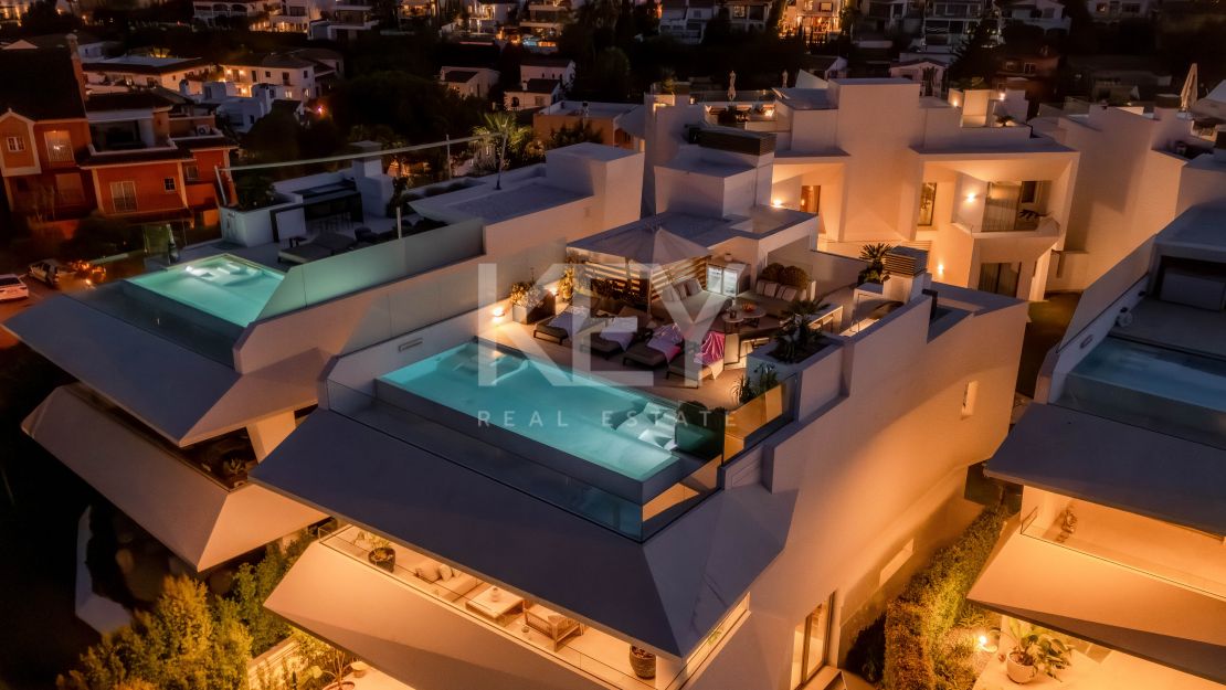 Contemporary villa with Panoramic Views in Nueva Andalucia