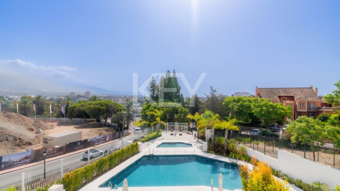 Contemporary villa with Panoramic Views in Nueva Andalucia