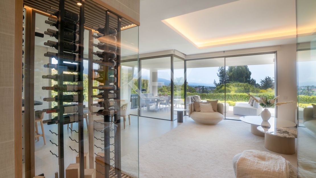Contemporary villa with Panoramic Views in Nueva Andalucia
