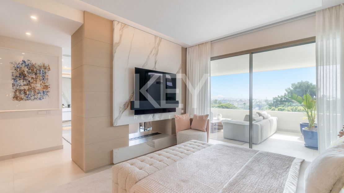 Contemporary villa with Panoramic Views in Nueva Andalucia