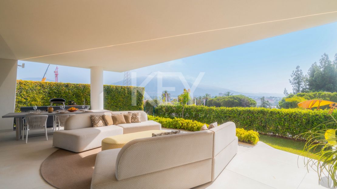 Contemporary villa with Panoramic Views in Nueva Andalucia