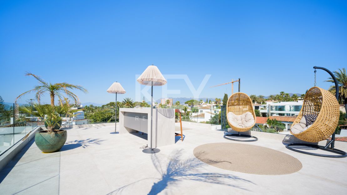 Modern villa for sale in Marbella East