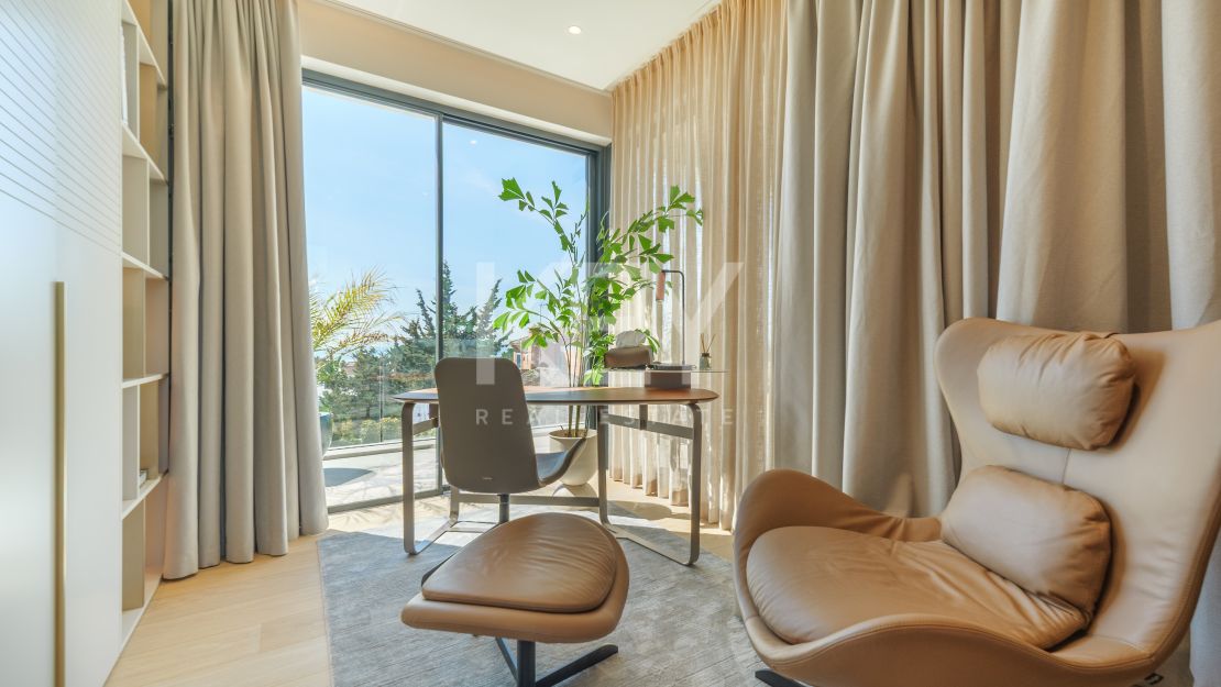 Modern villa for sale in Marbella East