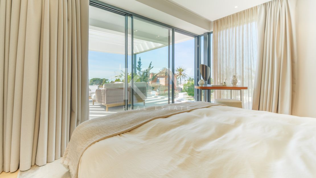 Modern villa for sale in Marbella East