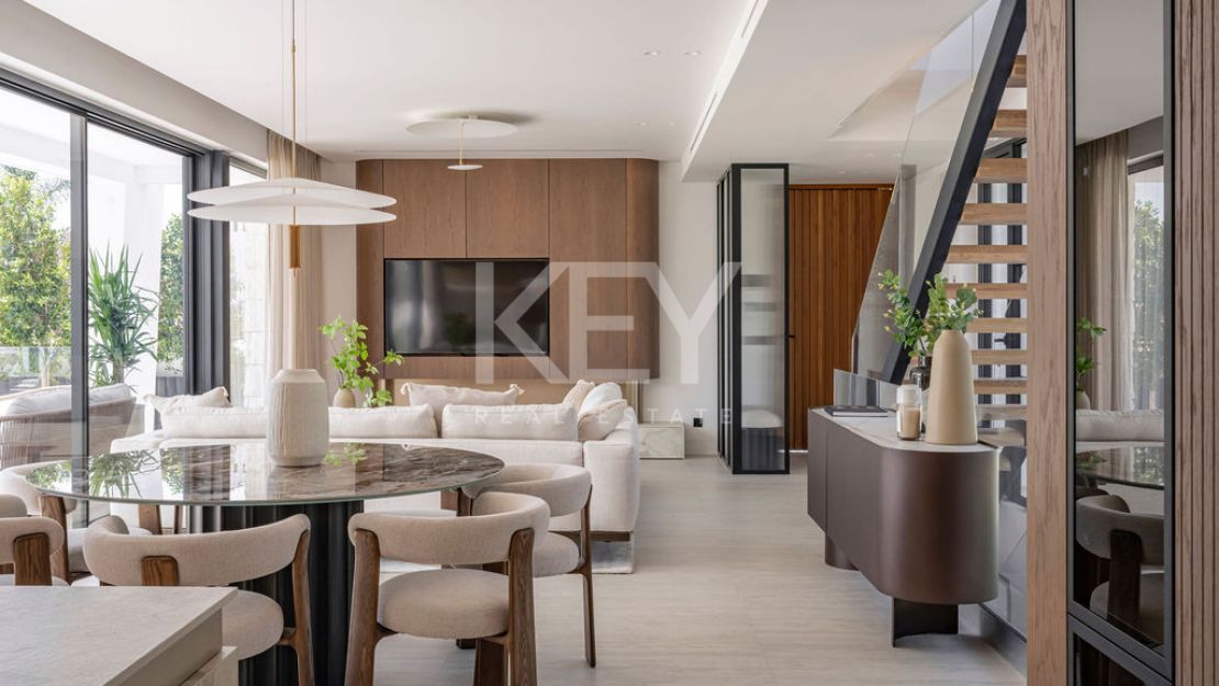 Modern villa for sale in Marbella East