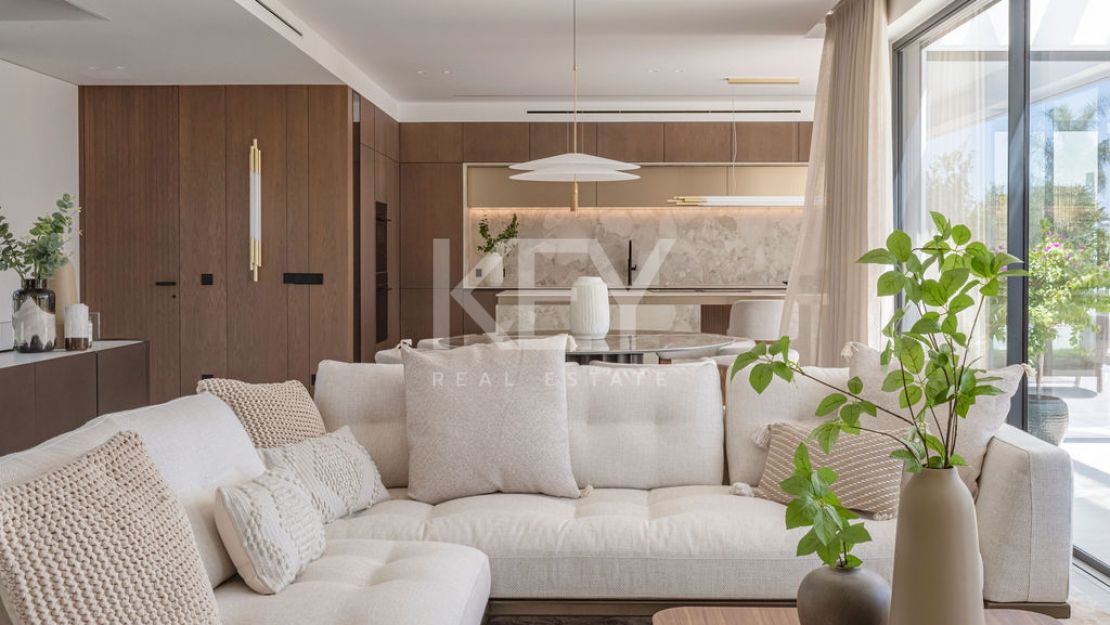 Modern villa for sale in Marbella East