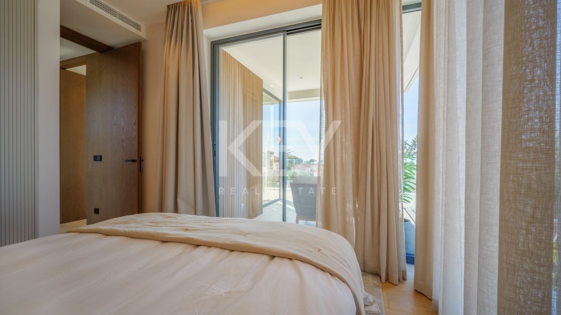 Modern villa for sale in Marbella East