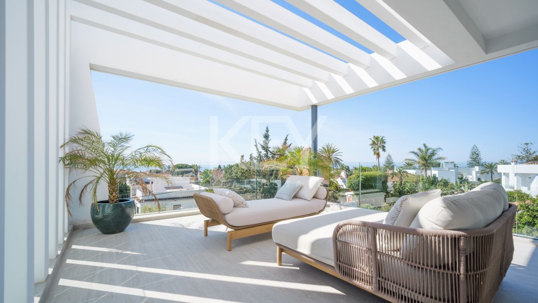 Modern villa for sale in Marbella East