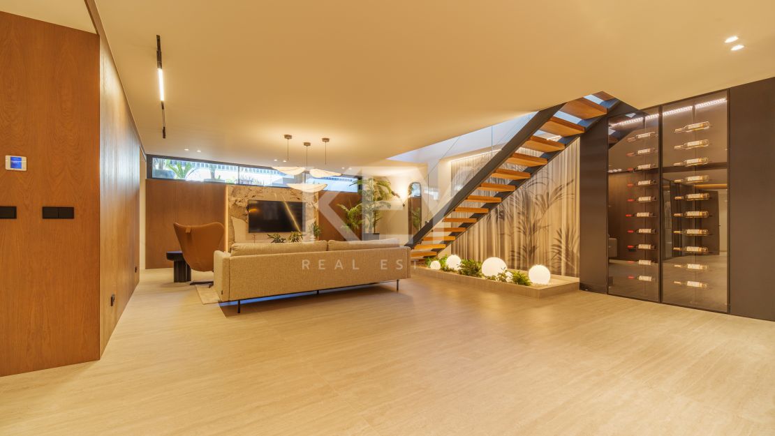 Modern villa for sale in Marbella East