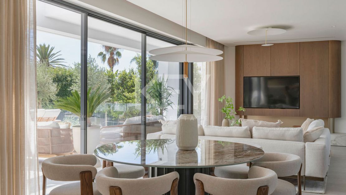 Modern villa for sale in Marbella East