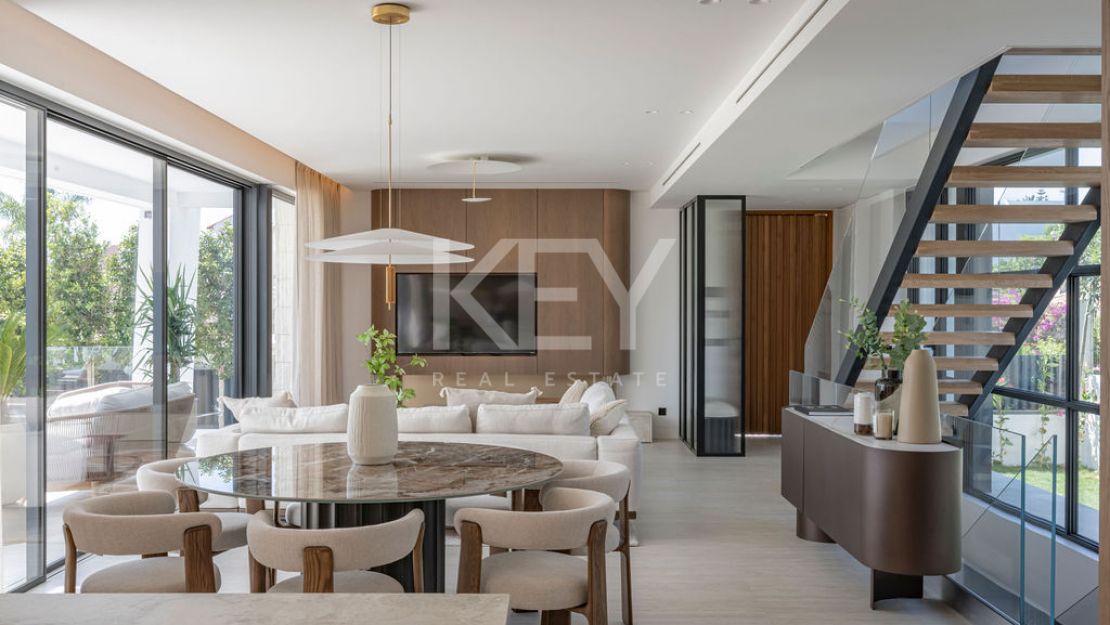 Modern villa for sale in Marbella East