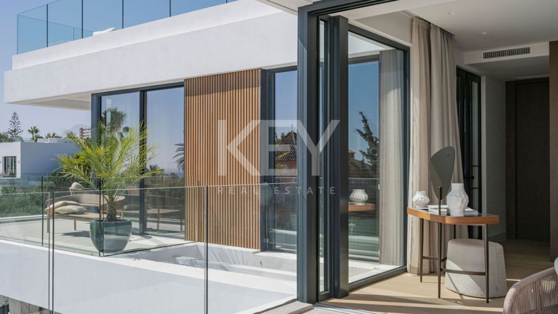 Modern villa for sale in Marbella East
