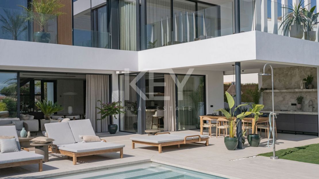 Modern villa for sale in Marbella East