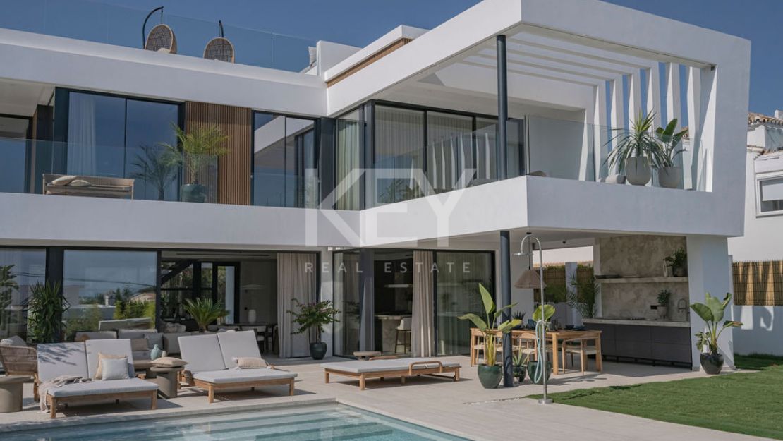 Modern villa for sale in Marbella East